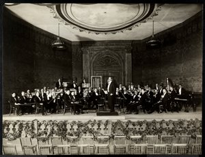 Pełna orkiestra na scenie, Nowy Jork, 1911 (srebrny odbitka żelatynowa)